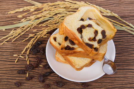 slice of home made raisin breadの写真素材