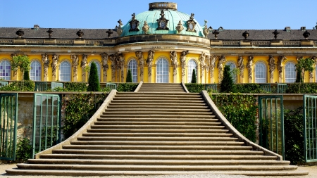 landscape with Sanssouci palace in Potsdam, Germany のeditorial素材