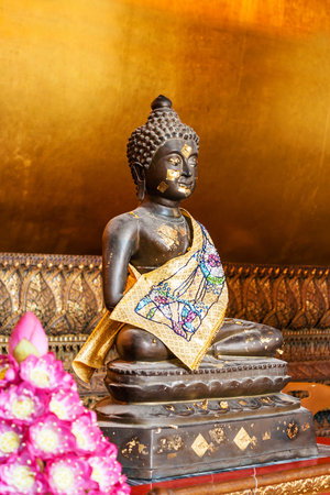 Buddha type Concentration gold background .のeditorial素材