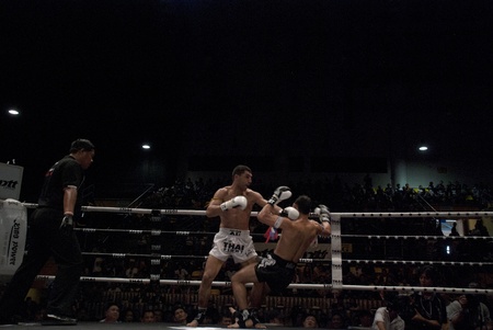 BANGKOK, THAILAND- SEPTEMBER 25: Unidentified players in Thai Fight : Muay Thai.World's Unrivalled Fight on September 25, 2011 at Thammasat University Convention Center in Bangkok, Thailand のeditorial素材