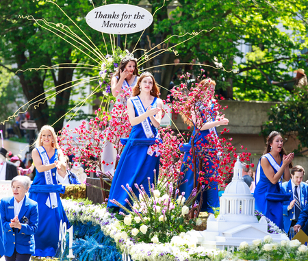 Portland, Oregon, USA - JUNE 7, 2014  Olympia Capital Lakefair Float in Grand floral parade through Portland downtown のeditorial素材