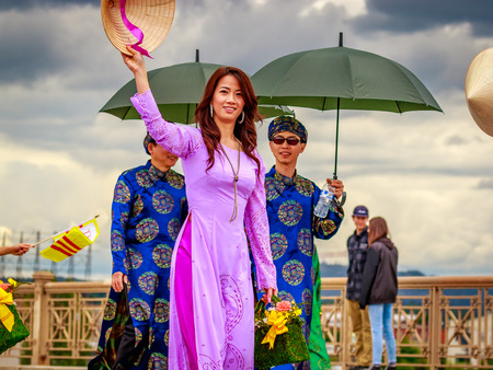 Portland, Oregon, USA - June 11, 2016: Vietnamese Community of Oregon in the Grand Floral Parade during Portland Rose Festival 2016.のeditorial素材