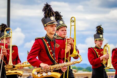 Portland, Oregon, USA - June 11, 2016: Star Valley High School Marching Band in the Grand Floral Parade during Portland Rose Festival 2016.のeditorial素材