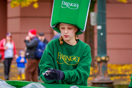 Portland, Oregon, USA - November 25, 2016: Costumed characters march in the annual My Macy's holiday Parade across Portland Downtown.のeditorial素材