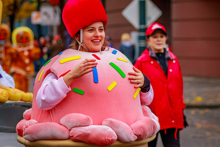 Portland, Oregon, USA - November 25, 2016: Costumed characters march in the annual My Macy's holiday Parade across Portland Downtown.のeditorial素材
