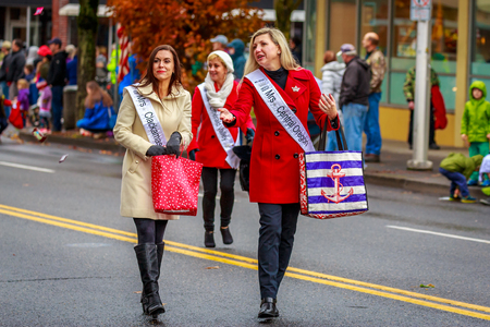 Portland, Oregon, USA - November 11, 2017: The annual Ross Hollywood Chapel Veterans Day Parade, in northeast Portland.のeditorial素材