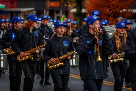 Portland, Oregon, USA - November 11, 2017: Grant High School Marching Band in the annual Ross Hollywood Chapel Veterans Day Parade, in northeast Portland.のeditorial素材