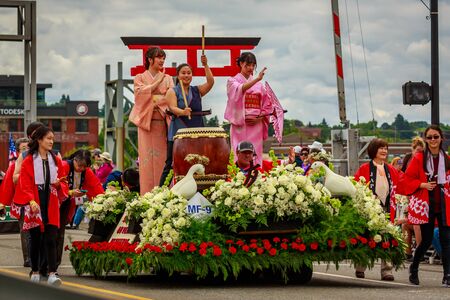 Portland, Oregon, USA - June 8, 2019: Sapporo Mini-Float in the Grand Floral Parade, during Portland Rose Festival 2019.のeditorial素材