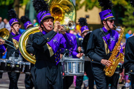 Portland, Oregon, USA - June 10, 2023: Hermiston High School Marching Band in the Grand Floral Parade, during Portland Rose Festival 2023.のeditorial素材