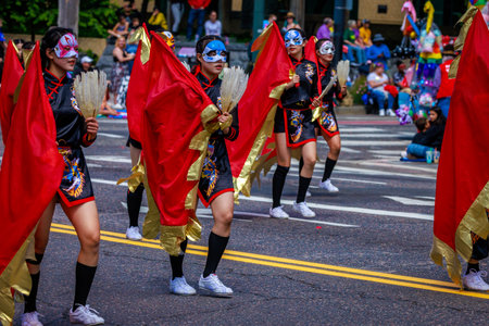 Portland, Oregon, USA - June 10, 2023: Shu-Te High School Marching Band in the Grand Floral Parade, during Portland Rose Festival 2023.のeditorial素材