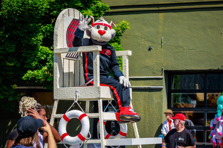 Portland, Oregon, USA - June 10, 2023: Alaska Airlines Float for Portland Trail Balzer in the Grand Floral Parade, during Portland Rose Festival 2023.のeditorial素材