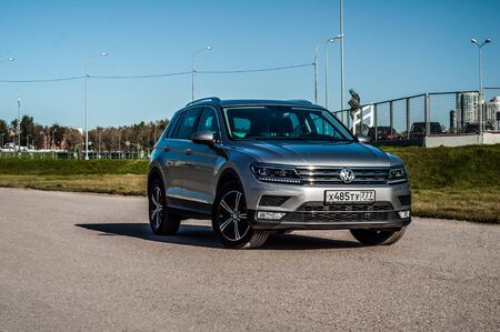 MOSCOW, RUSSIA - SEPTEMBER 22, 2017 VOLKSWAGEN TIGUAN compact 4motion crossover car SUV manufactured by Volkswagen, front-side view. Test of new car - Volkswagen Tiguan. Second generation Volkswagen Tiguan. 2.0 TSI Engine. AWDのeditorial素材
