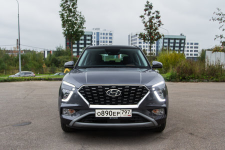 MOSCOW, RUSSIA - SEPTEMBER 15, 2021 Hyundai Creta Second generation (SU2) also called Cantus. A modern subcompact crossover SUV model year 2021. Exterior front side close up view. Exterior details of Hyundai Creta ix25.のeditorial素材