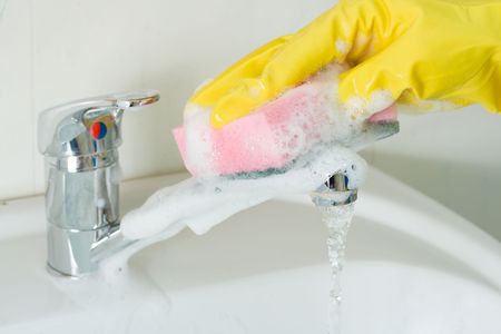 Disinfection and sanitary clearing of a sink