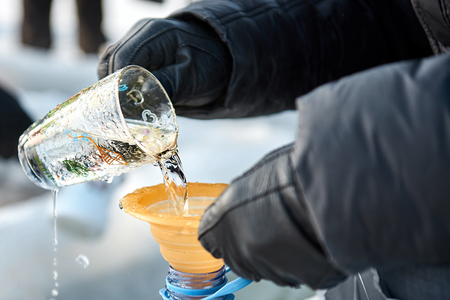 Floating water in the frostの写真素材