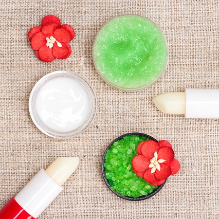 リップクリームの写真 イラスト素材一覧 23 869件 ストックフォトのamanaimages Plus