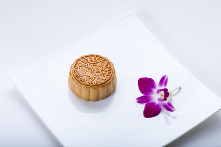 Mid-Autumn Festival moon cake on white background,Chinese mid autumn festivalの写真素材