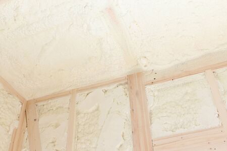 Wall of insulation insulation