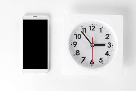 Smartphones and watches. Image of usage time