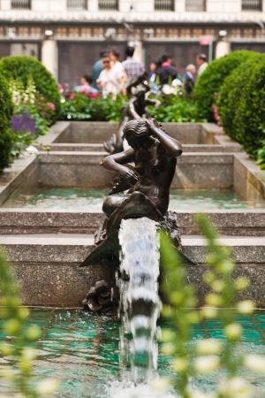 Rockefeller Center fountains in front of Prometheus statue, New York Cityのeditorial素材