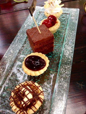 Afternoon tea set and cakesの素材