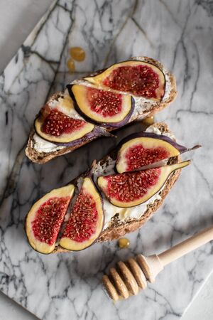 sandwich with soft cheese, figs and honey