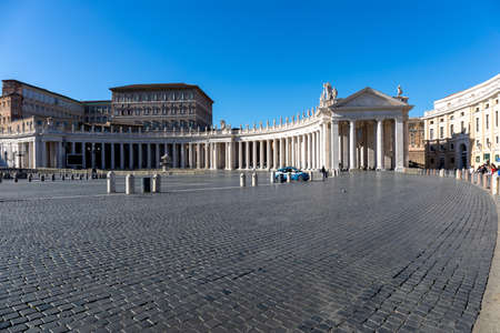 Rome, Italy - March 11, 2020: The city empties itself of tourists and people, the streets and main places of the capital remain deserted due to the coronavirus health emergency that has affected the whole of Italy.のeditorial素材