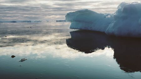 icebergs in iceland
