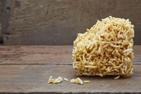Mixed Crispy Rice Noodle On woodの写真素材