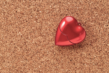red heart on corkboard, Valentine day.の写真素材