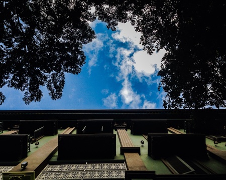 Building with blue skyの素材