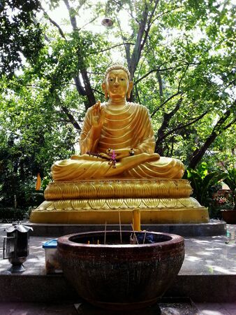 Buddha statueの素材