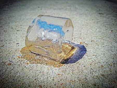 Ice vs sunlightの素材