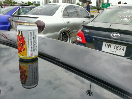 Car Reflections and Beerの素材