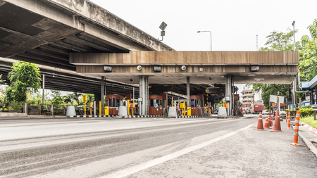 Bangkok, Thailand - May 16, 2017 : Gate for expressway fee payment in Bangkok by EXAT. EXAT is Expressway Authority of Thailand.のeditorial素材
