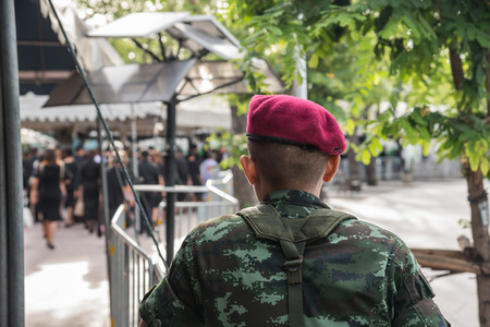 Bangkok, Thailand - August 25, 2017 : Unidentified Thai mourners wearing black color waiting in The Grand Palace to pay tribute and respect to their beloved Rama 9 Thai King Bhumibol Adulyadejのeditorial素材