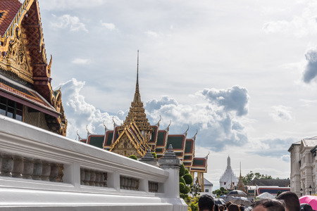 Bangkok, Thailand - August 25, 2017 : Unidentified Thai mourners wearing black color waiting in The Grand Palace to pay tribute and respect to their beloved Rama 9 Thai King Bhumibol Adulyadejのeditorial素材