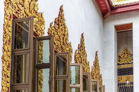 Bangkok, Thailand - August 25, 2019 : Wat Bowonniwet Vihara is major Buddhist temple (wat) in Phra Nakhon district, Bangkok.の写真素材