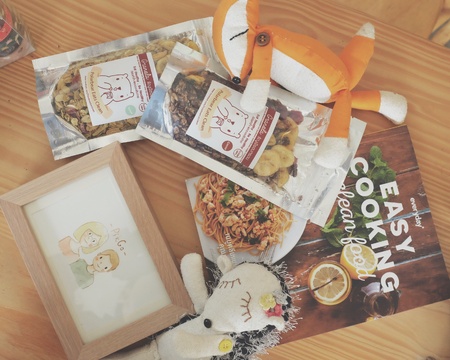 Cook book and granolaの素材