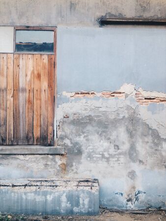 Old Cracked Wall