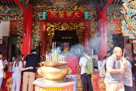 CHINATOWN, BANGKOK, THAILAND - JANUARY 2, 2017 : Kuan Yim Shrine at Yaowarat Road,Ong Guan Yin Art of Tang It was brought from China about 2501 years for people to worship.のeditorial素材