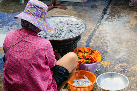 street vendor at seafood market in Hua Hin District ,Prachuap Khiri Khan Province, Thailandのeditorial素材