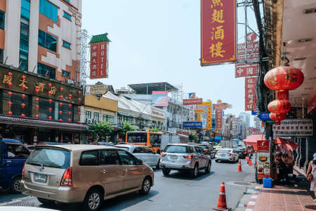 BANGKOK, THAILAND - March 19, 2021 : urban lifestyle on Yaowarat Road,chinatown of Bangkok, Yaowarat road is the center of China town in Bangkok, Thailand.のeditorial素材