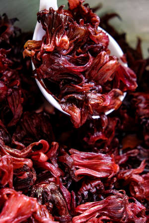 The process of making Roselle juice by the traditional Thai method.