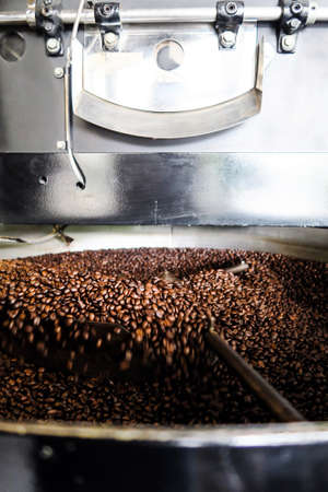 Image of Roasting process of coffeeの素材 [FY310189205304]