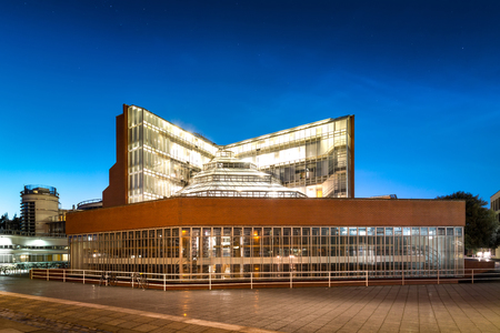 Cambridge, UK - April 22, 2015: The Seeley Historical Library, part of the Faculty of History on the Sidgwick Site - University of Cambridge in Twilight.のeditorial素材