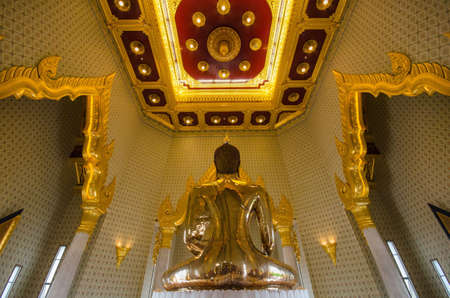 Golden Statue of Buddha in bangkok cityのeditorial素材