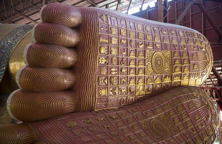 Reclining Buddha, Kyauk Htat Gyi, Yangon, Myanmarの写真素材