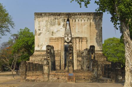 Wat Si Chum, ruin temple in Sukhothai Historical Park, Thailandの写真素材