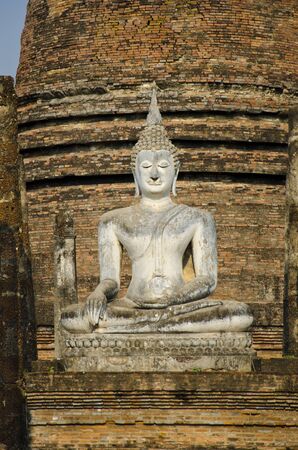 Wat Sa Si, ruin temple in Sukhothai Historical Park, Thailandの写真素材